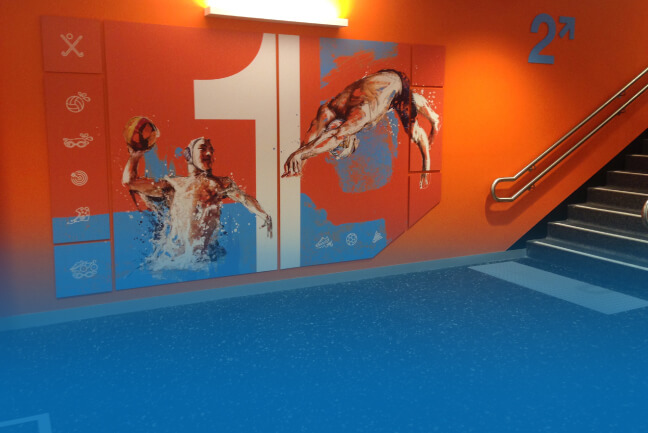 What signs to use for wayfinding?