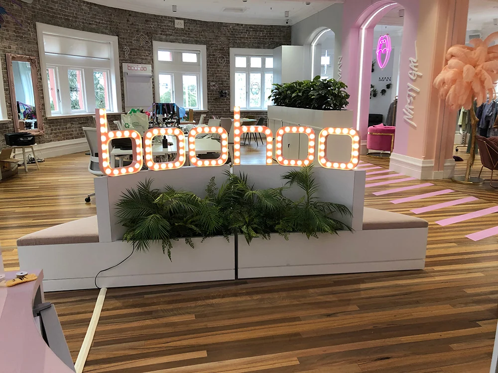Boohoo Sign